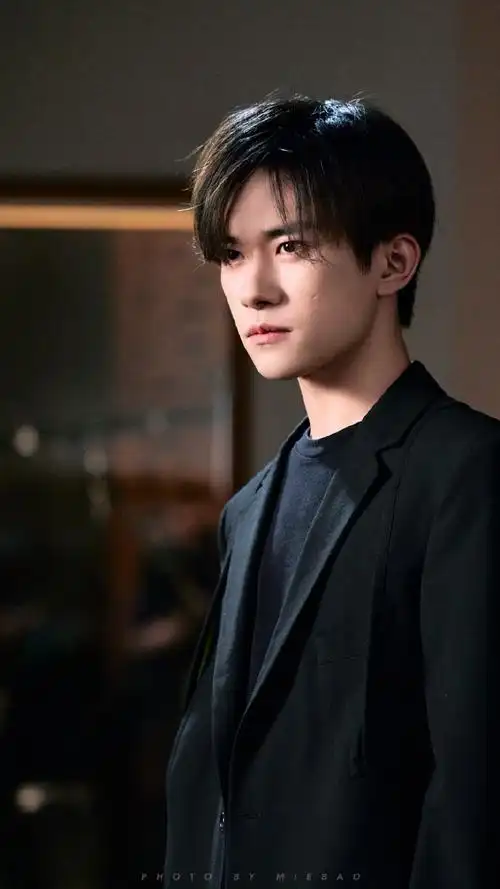 易烊千玺4%vol的河##易烊千玺gq盛典官宣##gq官宣易烊千玺