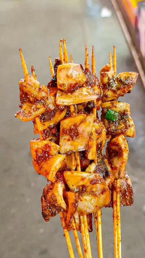 夜市小摊鱿鱼串