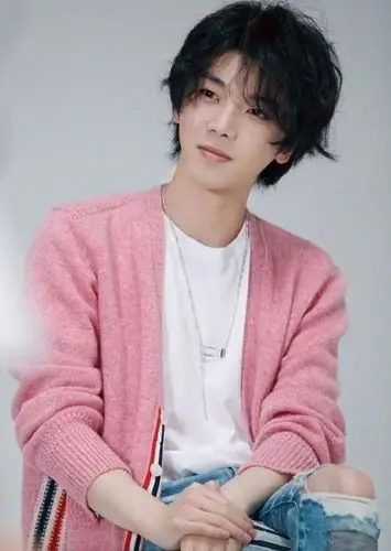 华晨宇新发型又上热搜,换个发型如同换脸,日系男孩变"沙和尚"