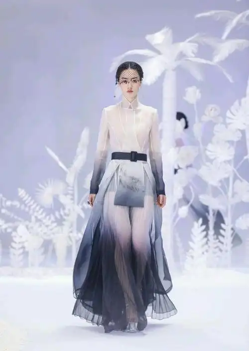 盖娅传说"若水"系列时装:袅袅仙气,不食人间烟火的中国风