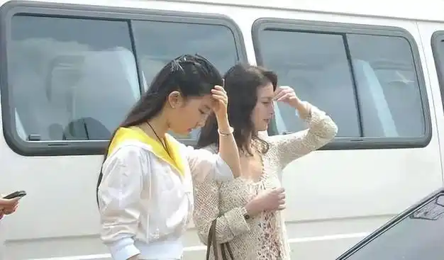 刘亦菲自曝是全家最丑本以为是她太谦虚没想到都是大实话