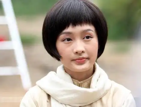 李沁个人资料简介:李沁家庭父母照片及迟迟不红原因