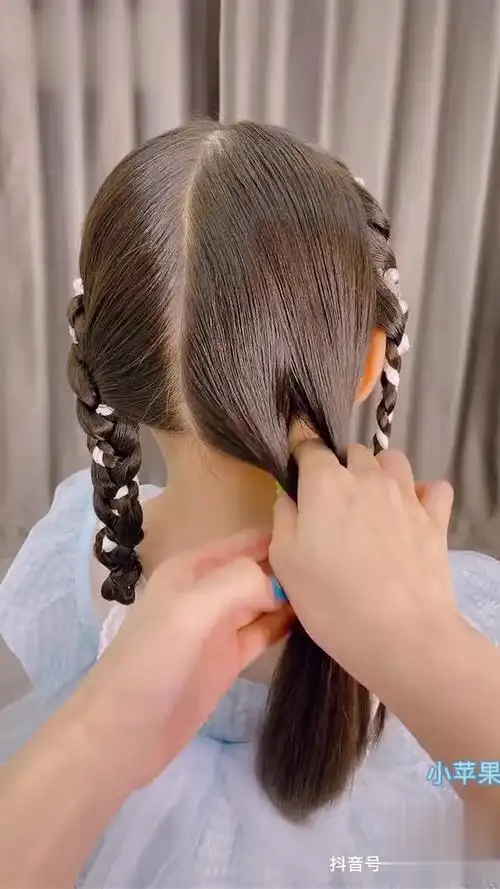 甜美可爱小公主编发造型,夏日炎炎,发型这么扎,清凉好看又仙气十足