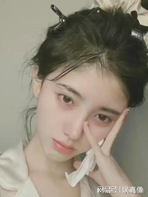 关于女明星素颜照耐看