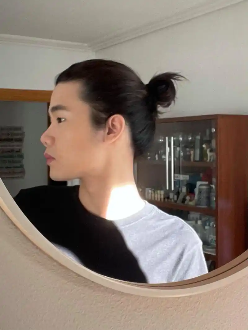 自然卷男生留长发|从寸头到丸子头 相信有很多天生自然卷的人 從小就