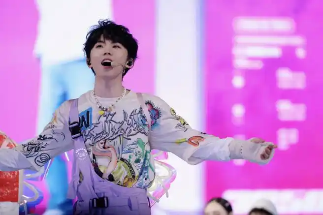 马嘉祺叁重楼暨出道四周年演唱会##马嘉祺 廿一幕启循光赴盛景