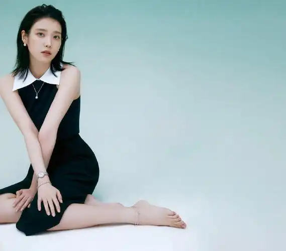 iu超话饭修图 无水印    iu x j.estina  unis collection 9p    cr.
