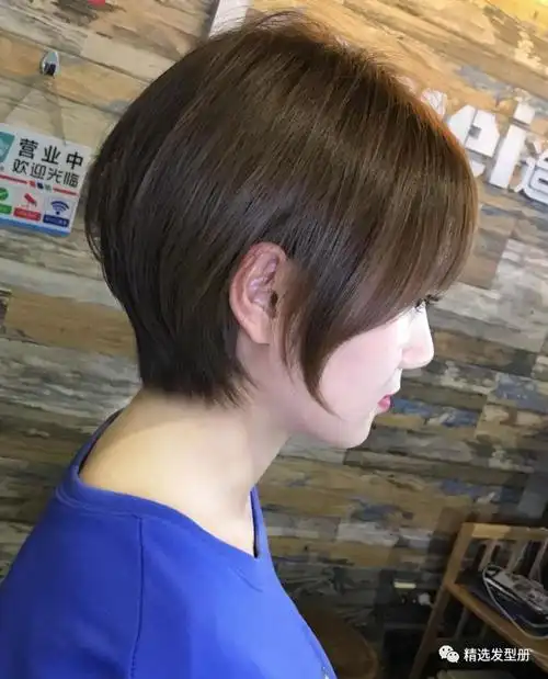 剪了一款"精致"短发,干净,清爽,还非常减龄!