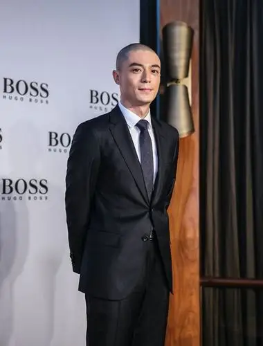 霍建华亮相品牌活动 完美诠释绅士风度