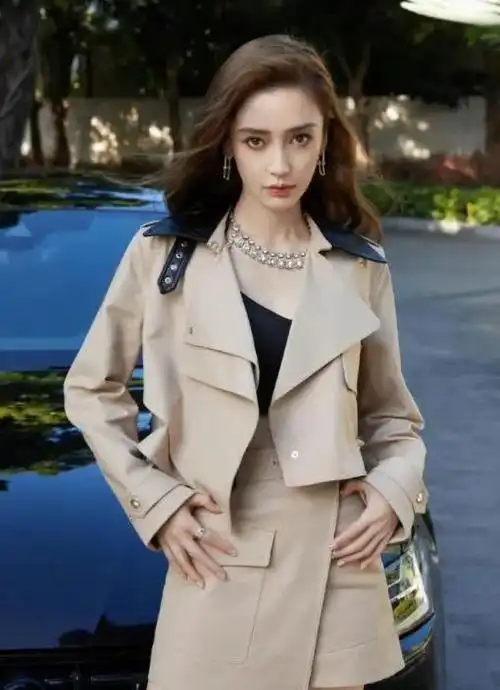 杨颖高调晒全家福庆生7岁小海绵正脸照首曝光像极了黄晓明