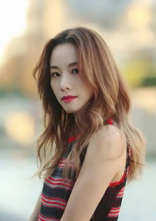 邓丽欣的影子告白:感谢大家的祝福,我恋爱了!