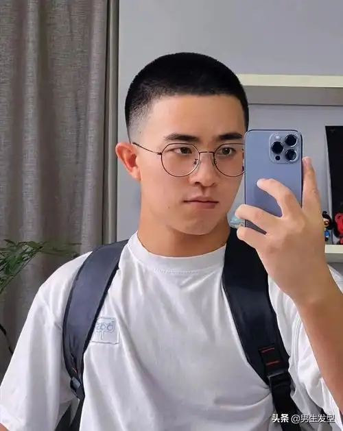 男生寸头好看发型_发型图片