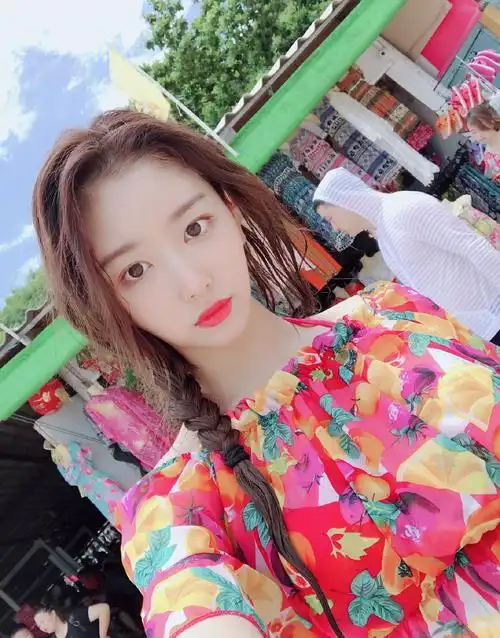 孔雪儿甜美性感旅拍照图片