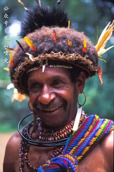 部落用漫长的时间去适应,同时,澳洲古棕种人早已经适应了那里的气候