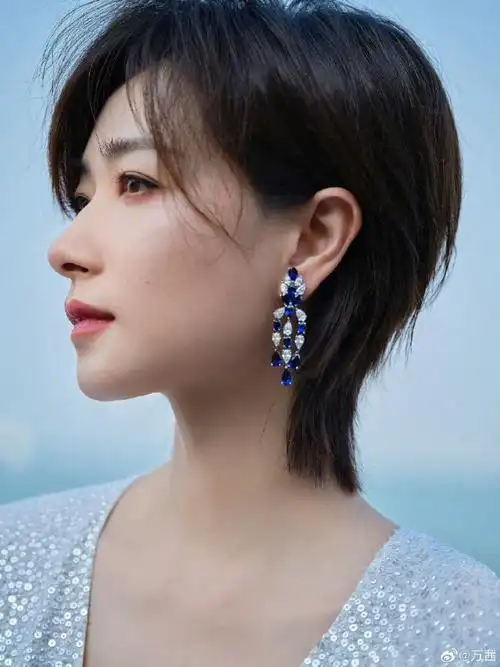 #万茜参加金鸡提名表彰仪式路透#