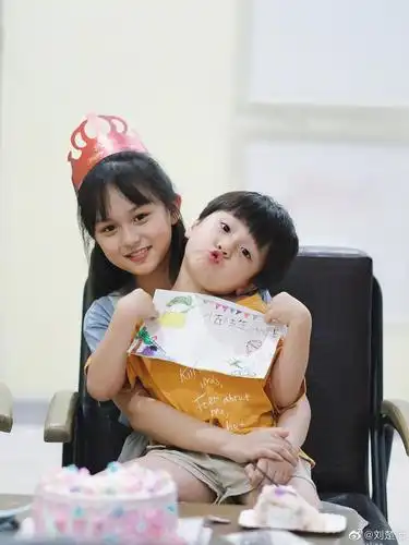 刘楚恬小舍得杀青了