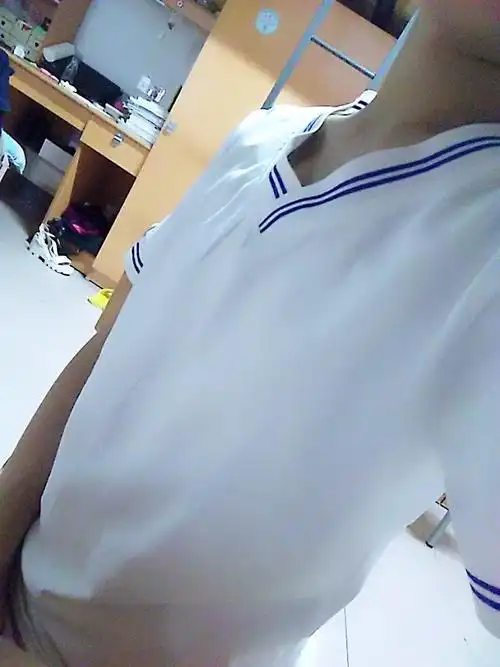 女生胸小是一种什么样的体验?