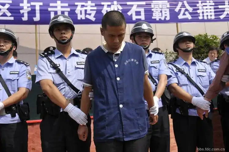 公捕沙石霸 业主乐开花