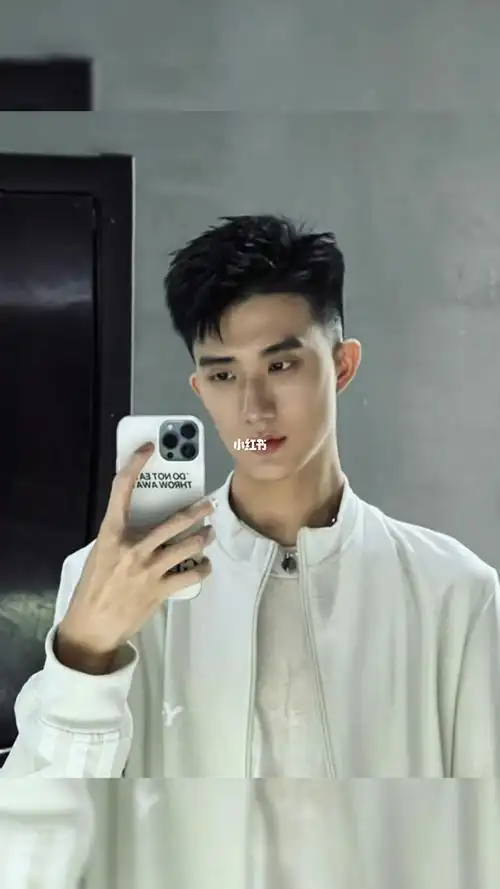 男生日常发型分享短发三七分73