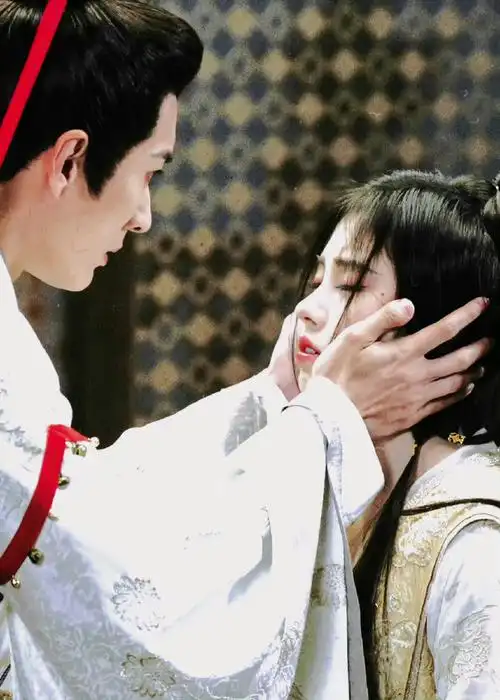 鞠婧祎恋爱静芷刘学义嘴角上扬##花间令##潘杨之好