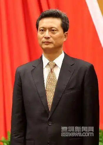 深圳新一届市委常委13人亮相