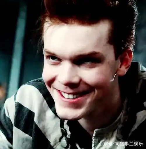 展开全部 美剧《哥谭》,那个变态是小丑杰罗姆