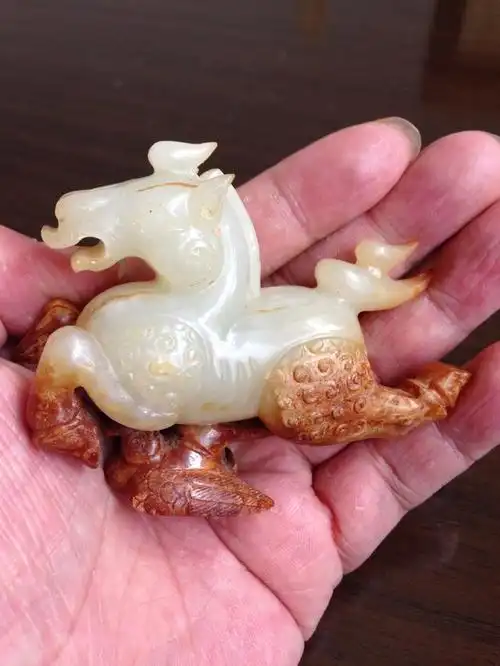 馆藏汉代羊脂玉马赏析兼谈汉代玉马特点