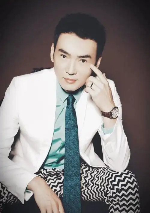 焦恩俊含泪披露:离婚后人财两失,与女儿七年未见患重度抑郁症_腾讯