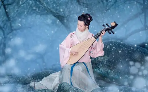 唯美意境古装美女写真桌面壁纸