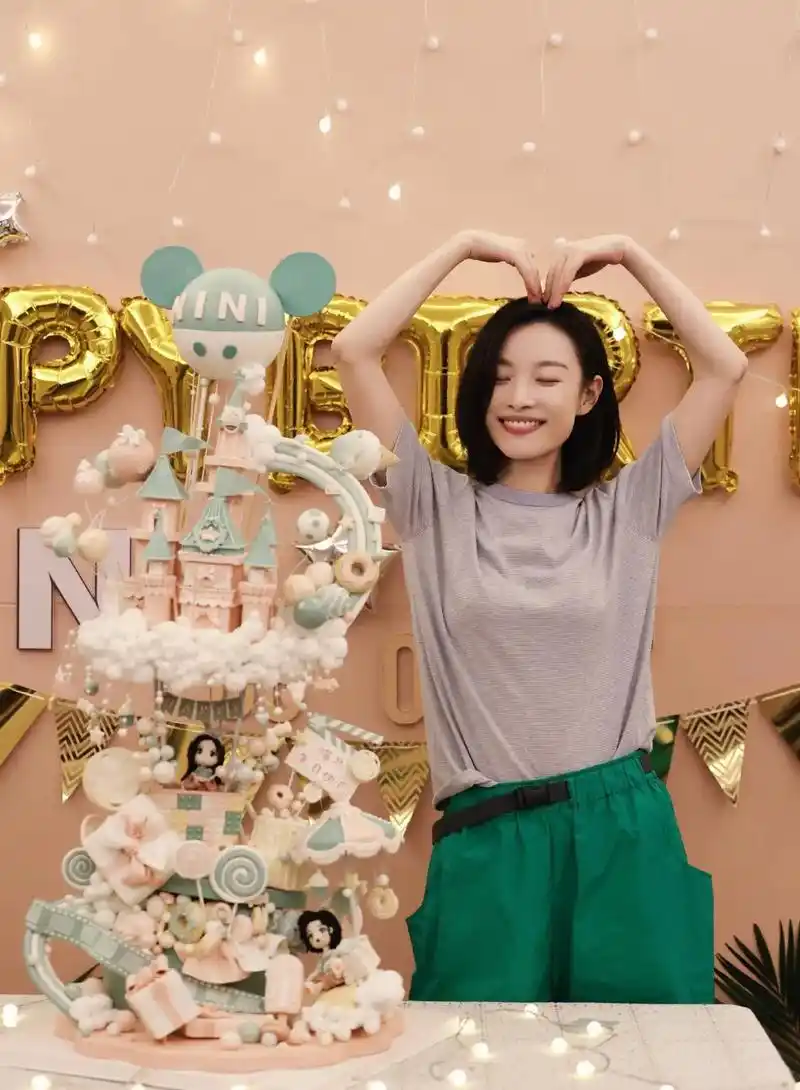 倪妮 #倪妮生日快乐 #壁纸33岁喵总生日快乐!魅力依旧 - 抖音