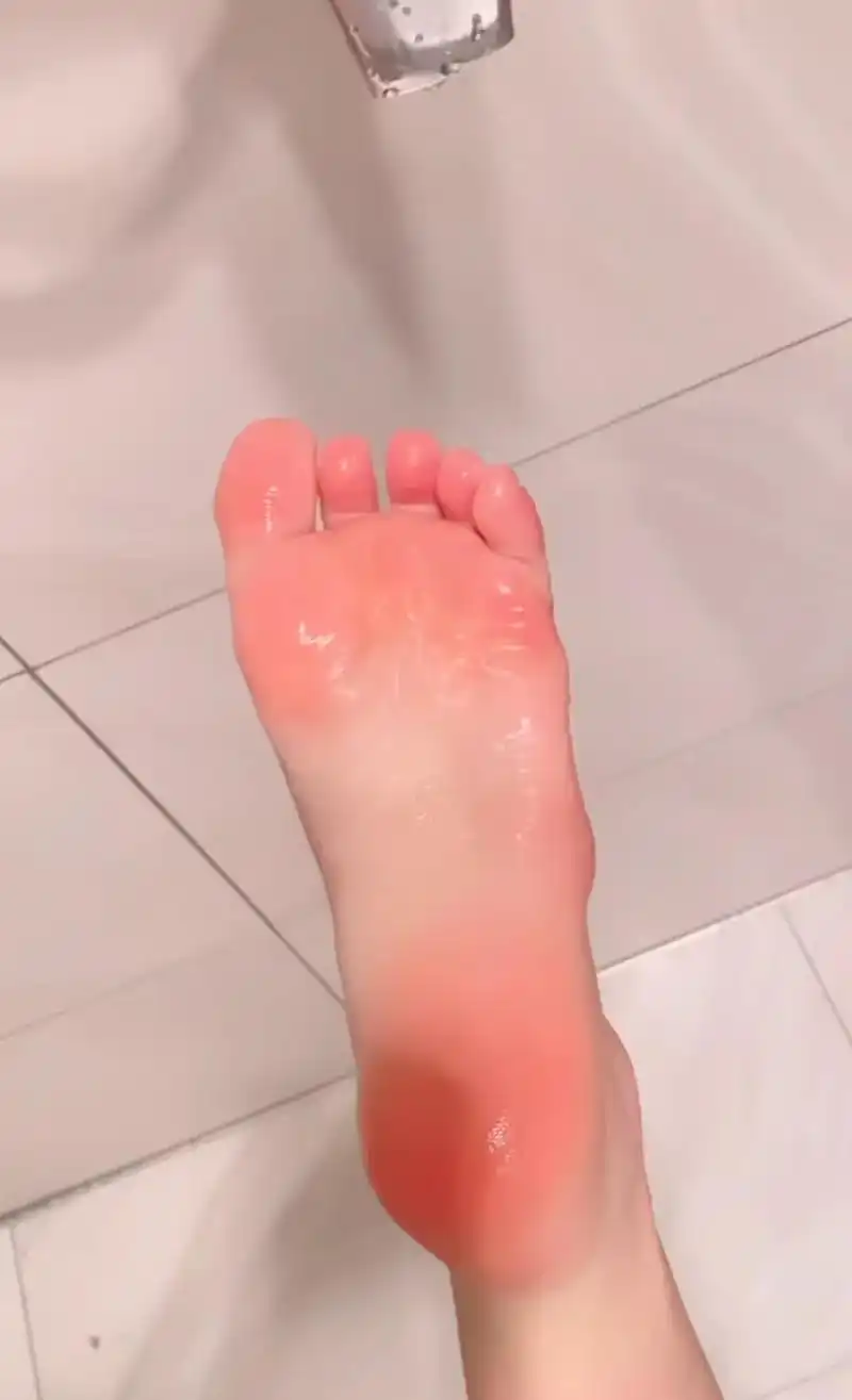 女生的脚 #这个脚好看 #美脚 #脚丫子 #小脚丫 - 抖音