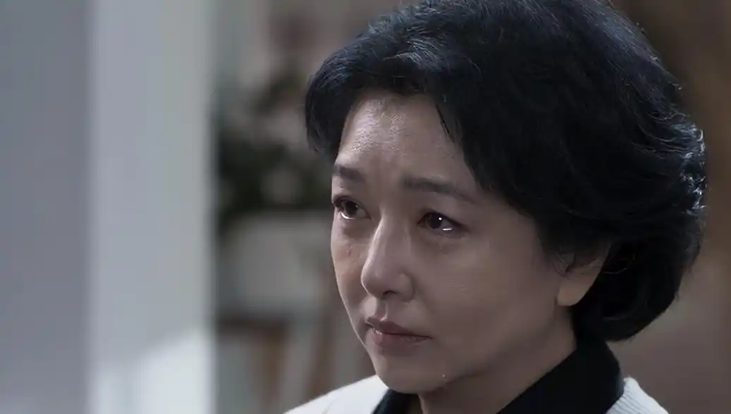 风情女人江珊:爱上硬汉四次,与靳东意难平,现和新丈夫快乐相伴