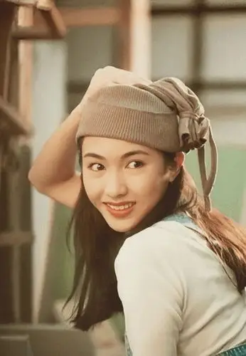 黎姿带女儿做蛋糕钻戒抢镜为报恩事业巅峰退圈嫁残疾富商现逆天改命