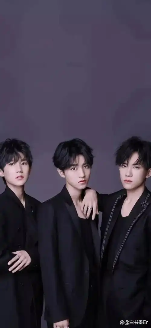 只有你们仨才懂得彼此的奇奇怪怪,没有人比你们更爱tfboys,在各自的