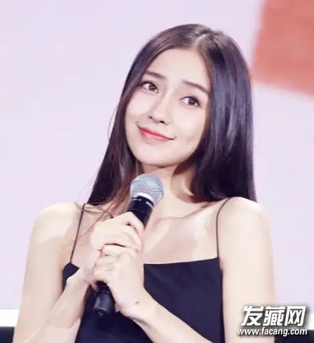 baby永不过时的中分造型