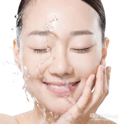 远离这五个保湿误区,你的素颜也可以和景甜热巴一样美_橘子娱乐