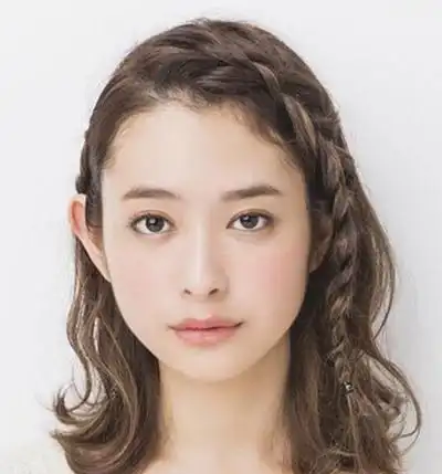 脸大的女生适合扎怎样的发型 脸大的女生发型扎法