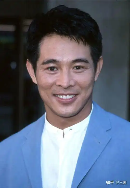 改了国籍的8位著名明星李连杰张铁林在列