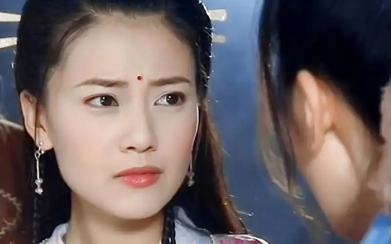 【倚天屠龙记】高圆圆版周芷若:现在的周芷若不再是从前任人欺负的小