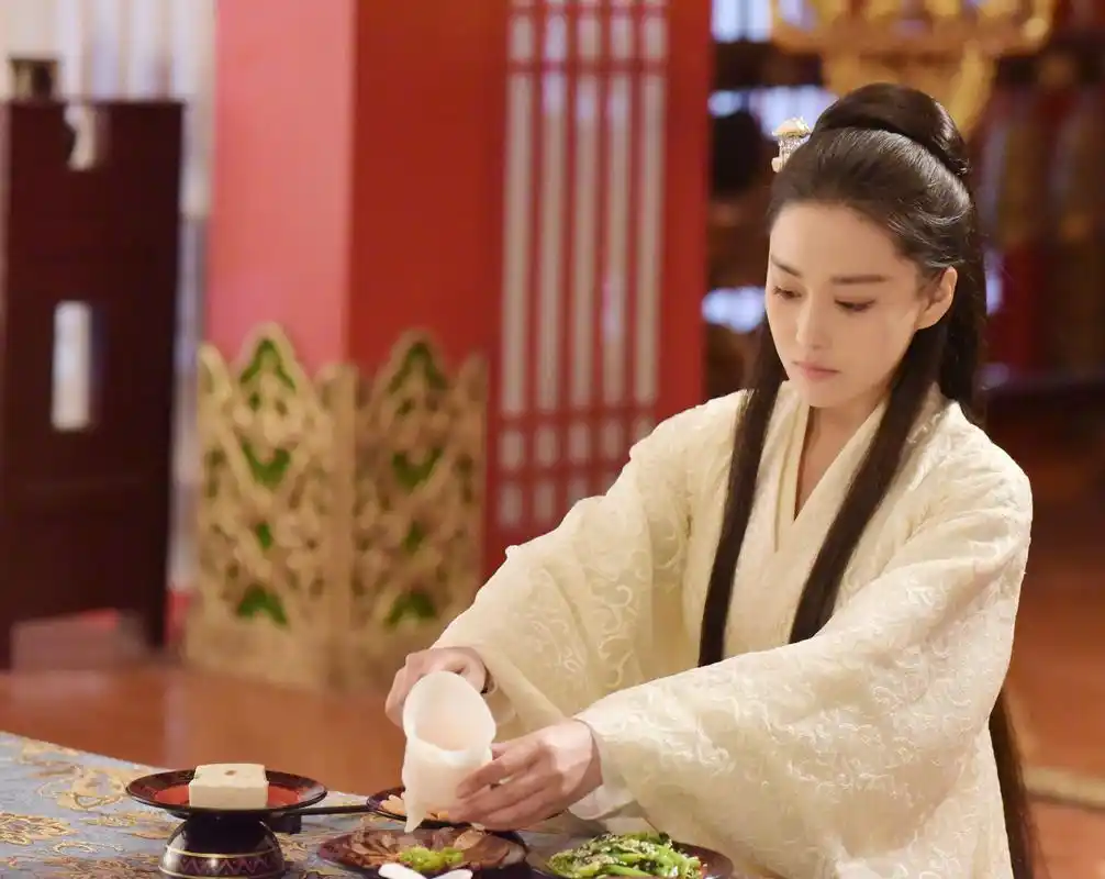 张馨予古装太惊艳,网友:秒杀古天乐版小龙女