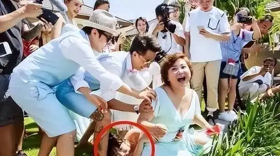 "冻龄女神"柳岩,身材太好带来福与祸,情路坎坷43岁仍无人敢娶|谢楠