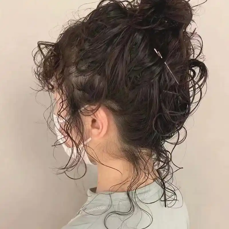 夏季烫发 扎起来是不是很百搭