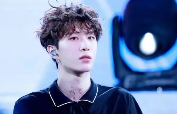 范丞丞-范丞丞个人资料及图片范丞丞简介年龄身高八卦-小薇女性时尚