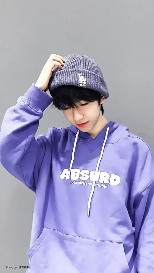 贺峻霖蓝色系随拍