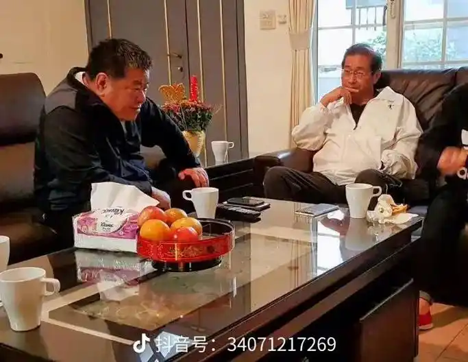 竹联帮大佬,陈启礼,白狼张安乐,鬼见愁吴敦,现任帮主黄少岑. - 抖音