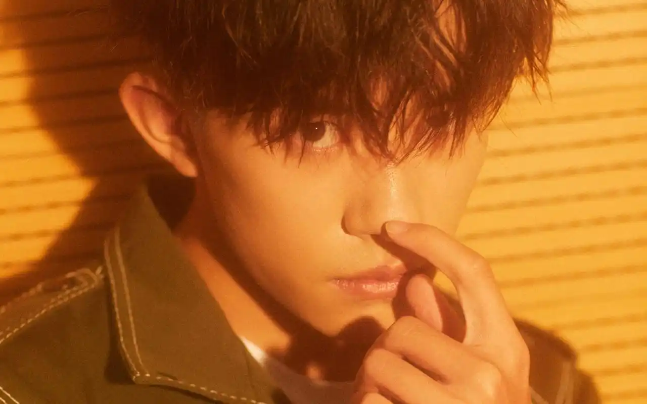 易烊千玺帅气写真图片桌面壁纸