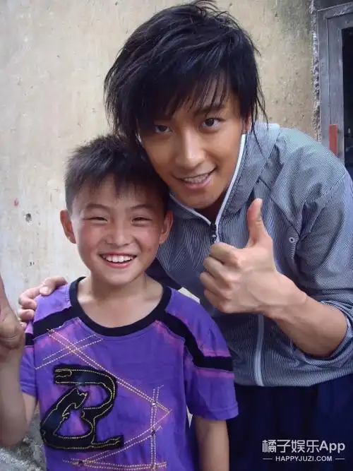 还记得星际精灵蓝多多里的蔡小豆吗他现在长这样了