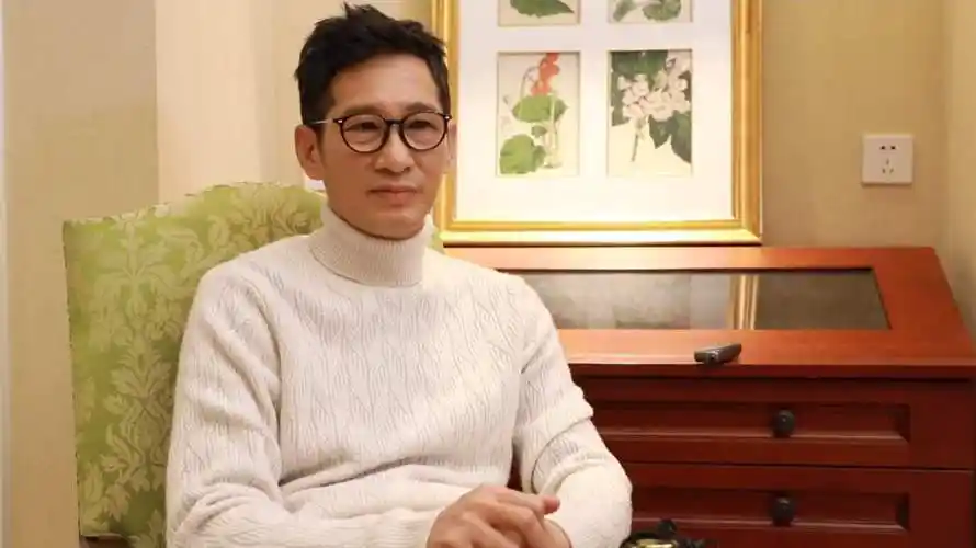 王劲松破口大说:"你多不要脸呐"!