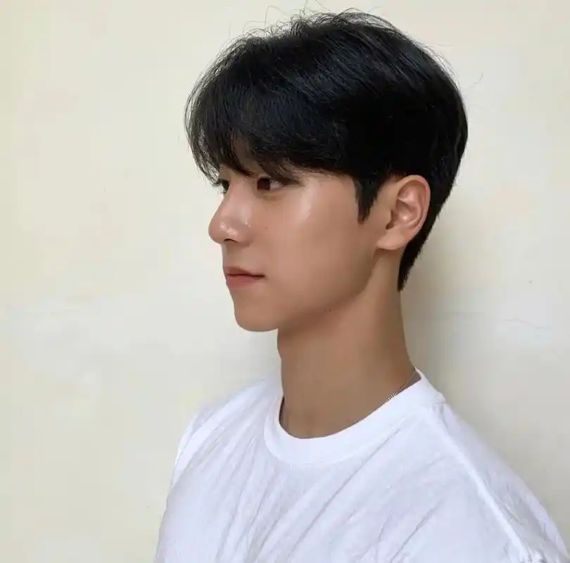 Π字刘海 气垫烫 修颜又增高的男发就它了!