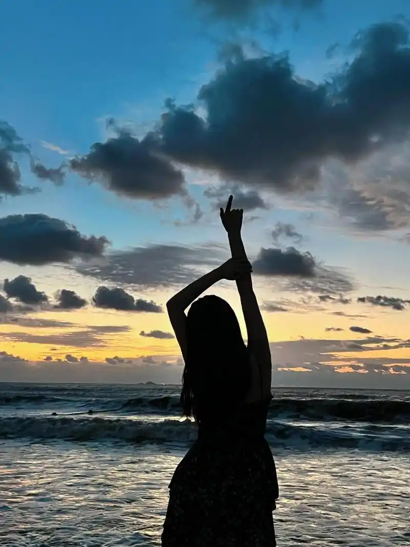 想要一个全是海边背影的评论区 来评论区学习拍照姿势啦